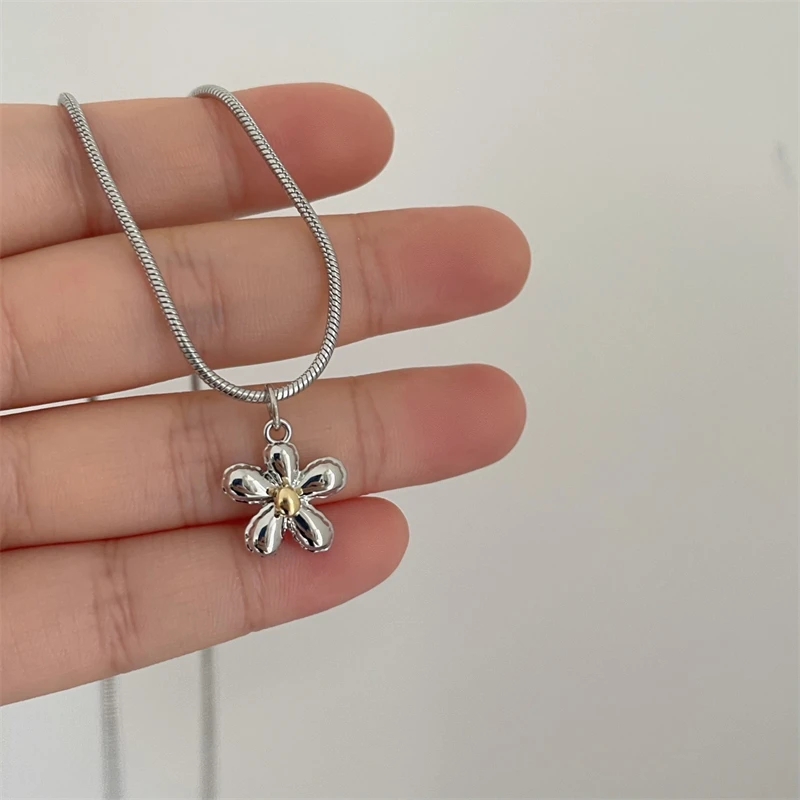 Women'S Emo Accessories - Kalung rantai ular liontin bunga besi