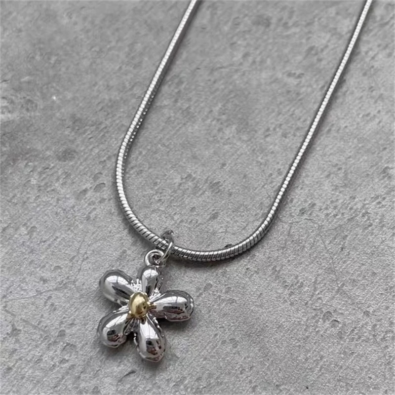 Kalung rantai ular liontin bun - Women'S Emo Accessories ulasan dan harga